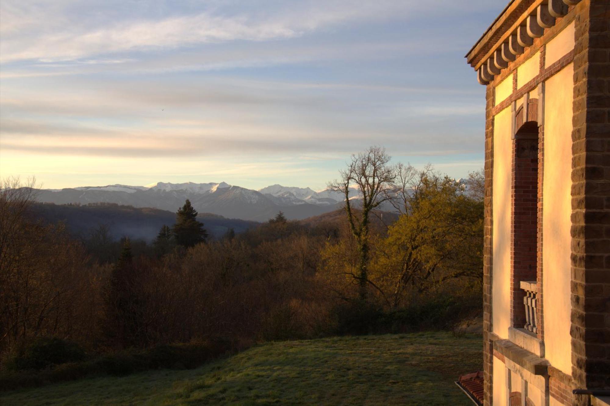 Domaine De La Tisnere Acomodação com café da manhã Gelos Exterior foto